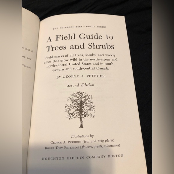 A Field Guide to Trees and Shrubs Book / 1958 , 1972 - Picture 6 of 7